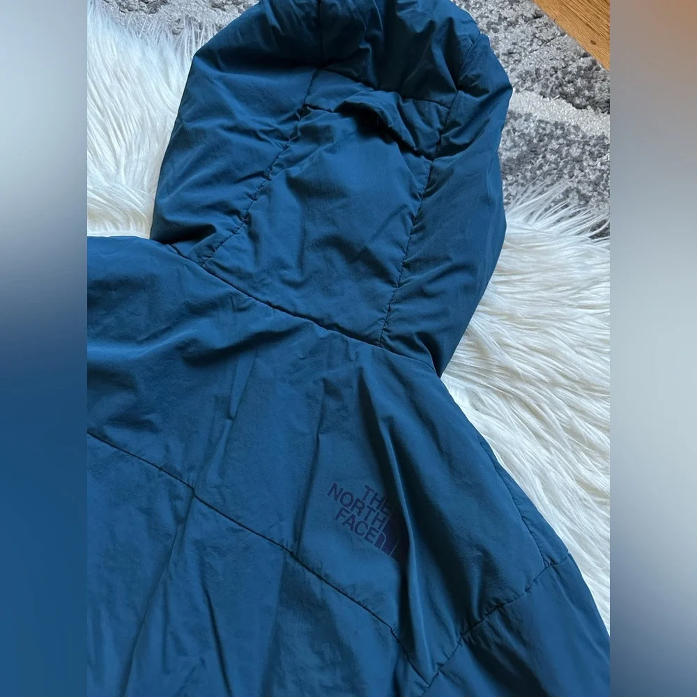 The North Face packable hooded jacket - Picture 7 of 7